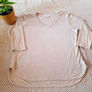Liz Claiborne Hi Lo 3/4 Sleeve V Neck Top Tan M